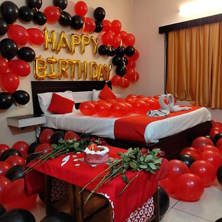 Goroomgo Blue Bell Bhubaneswar - Well Decorated Room -Wifi And Parking Facilities Available Dış mekan fotoğraf
