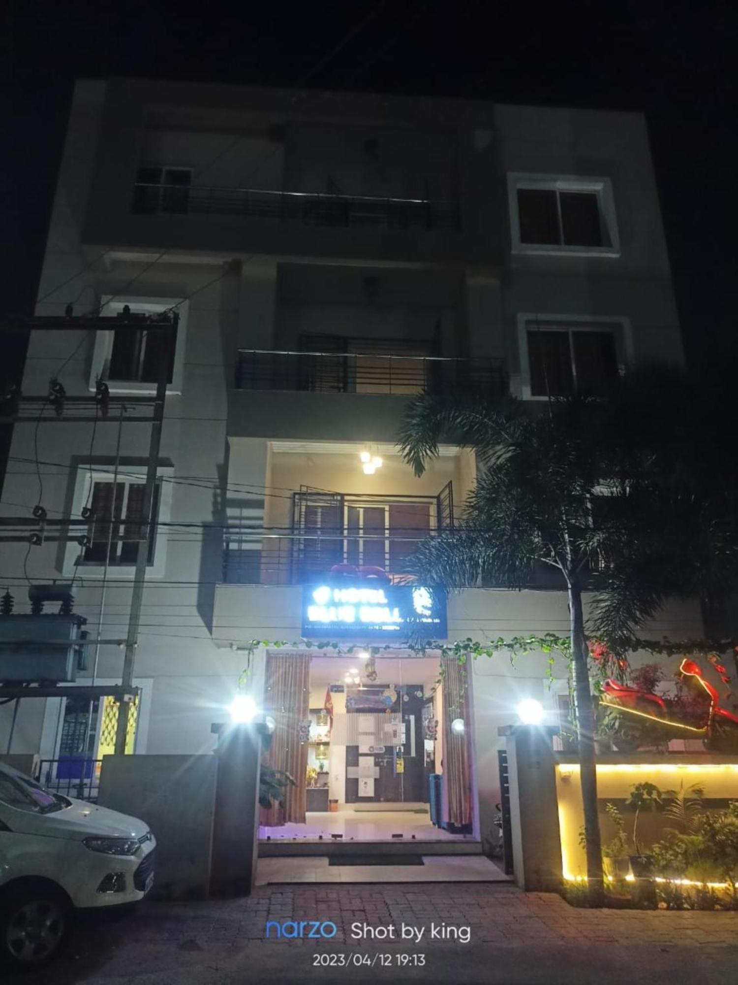 Goroomgo Blue Bell Bhubaneswar - Well Decorated Room -Wifi And Parking Facilities Available Dış mekan fotoğraf