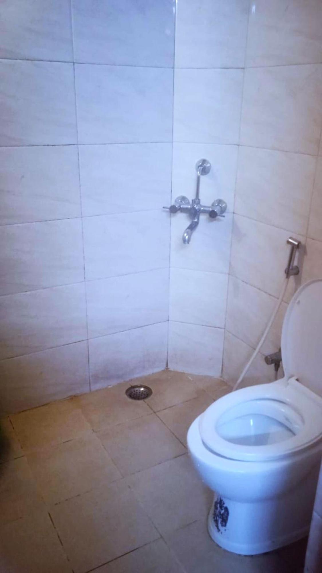 Goroomgo Blue Bell Bhubaneswar - Well Decorated Room -Wifi And Parking Facilities Available Dış mekan fotoğraf