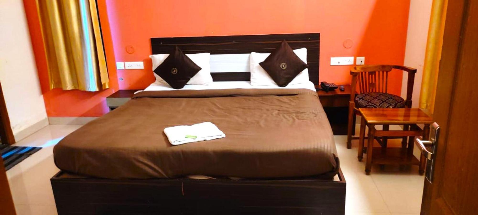 Goroomgo Blue Bell Bhubaneswar - Well Decorated Room -Wifi And Parking Facilities Available Dış mekan fotoğraf
